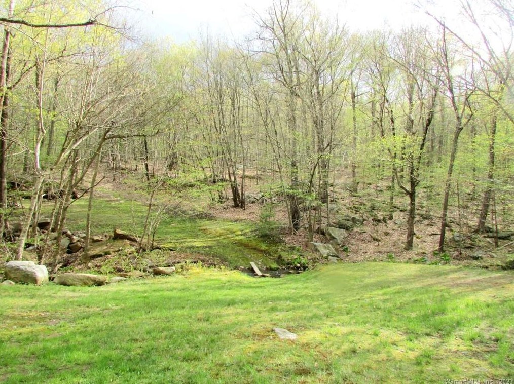 143 Old Kent Rd, Tolland CT  06084-3742 exterior