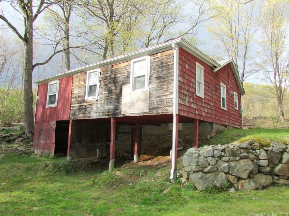 143 Old Kent Rd, Tolland CT  06084-3742 exterior