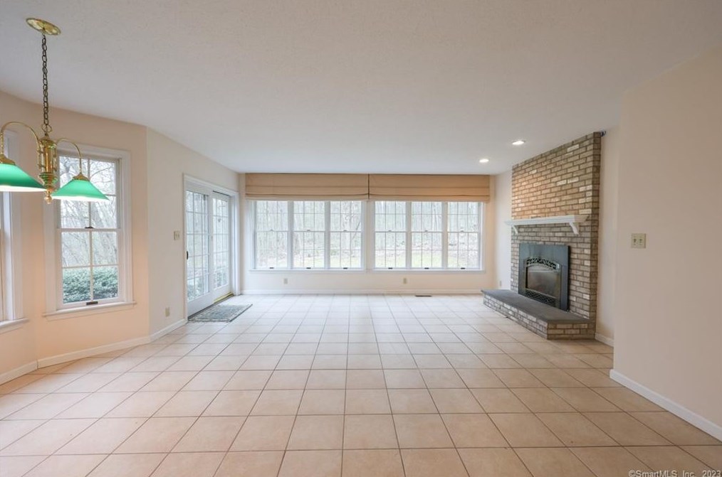 165 Winding Ridge, Southington, CT 06489