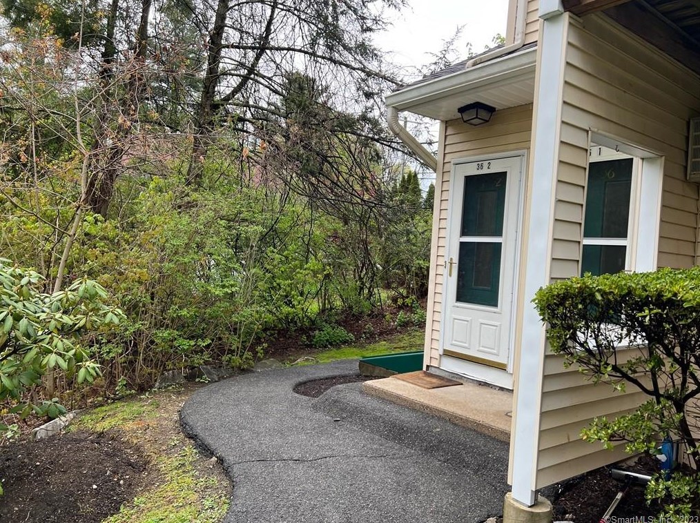 8 Rose Ln #36-2, Danbury, CT 06811