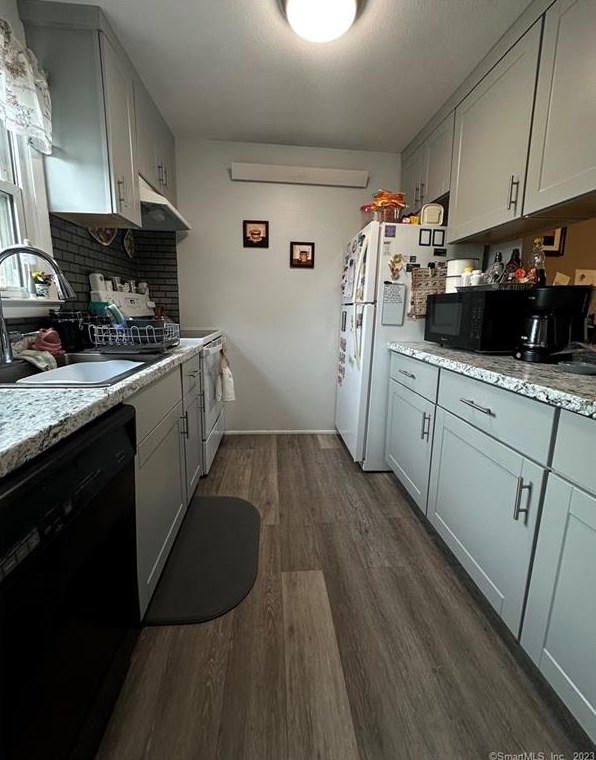 33 Hiltbrand Rd #1-6, Bristol, CT 06010