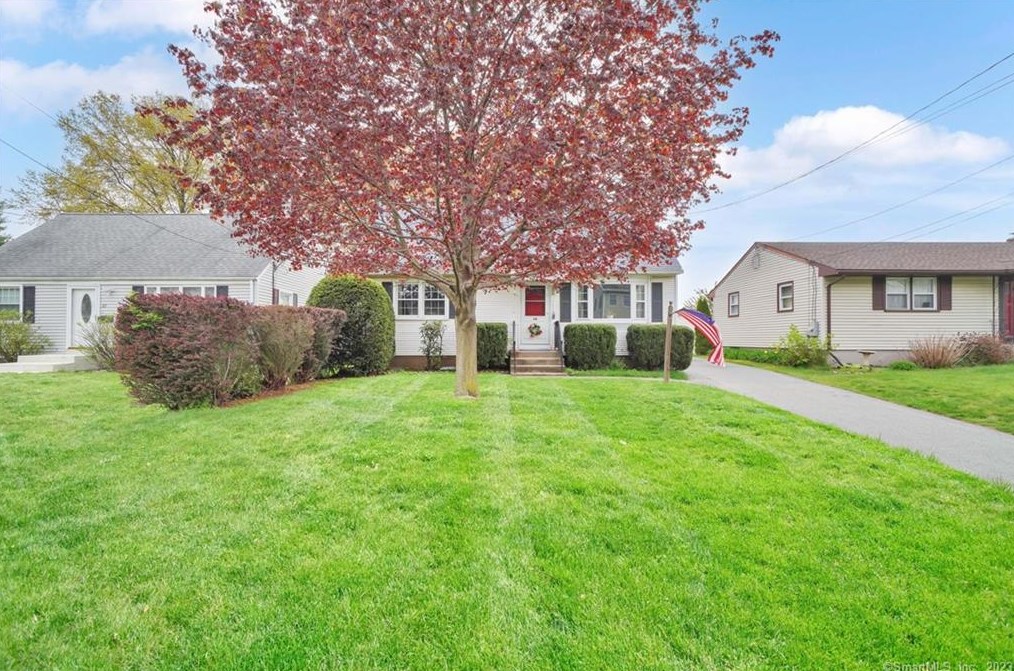 26 Fenwood Ave, Hartford, CT 06110-1213