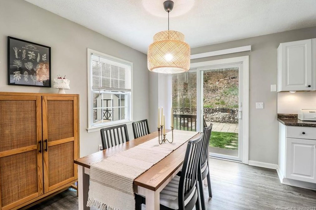 16 Morning Dove Rd, Union City CT  06770-4806 exterior