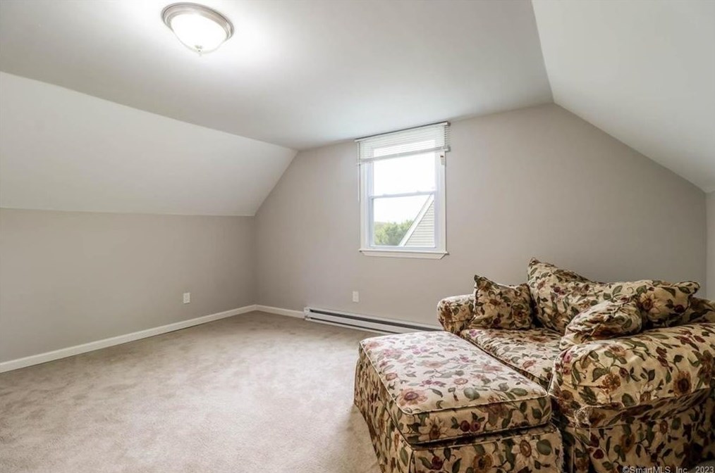 16 Morning Dove Rd, Union City CT  06770-4806 exterior