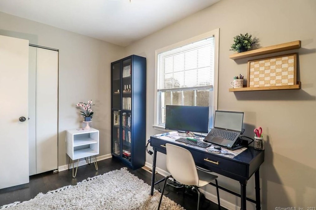 16 Morning Dove Rd, Union City CT  06770-4806 exterior