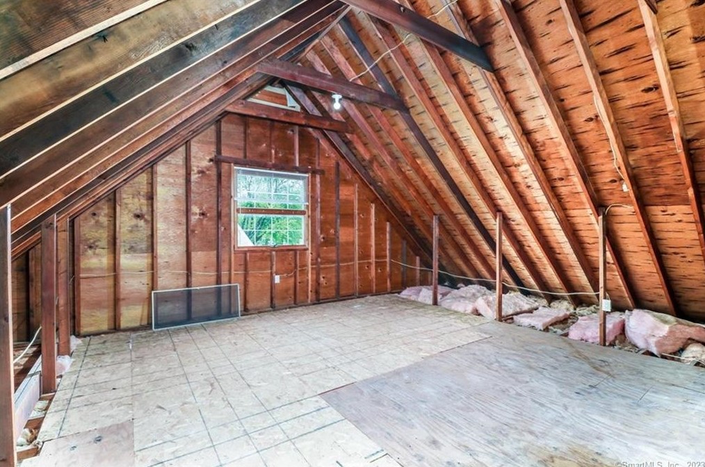 16 Morning Dove Rd, Union City CT  06770-4806 exterior