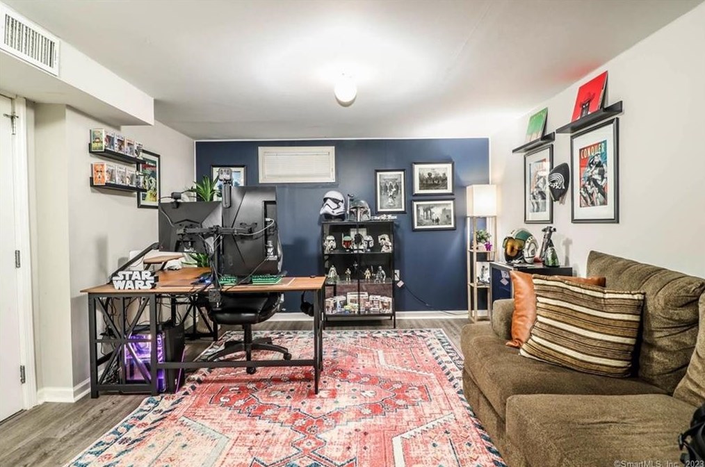 16 Morning Dove Rd, Union City CT  06770-4806 exterior