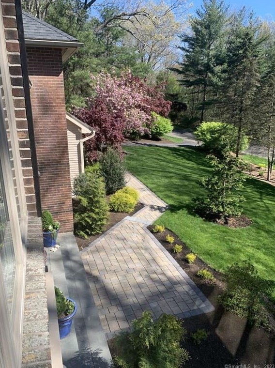 53 High Gate Dr, Avon, CT 06001-4111