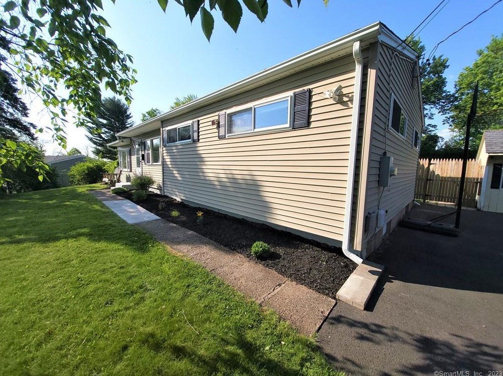 34 Charter Rd, Ellington, CT 06029