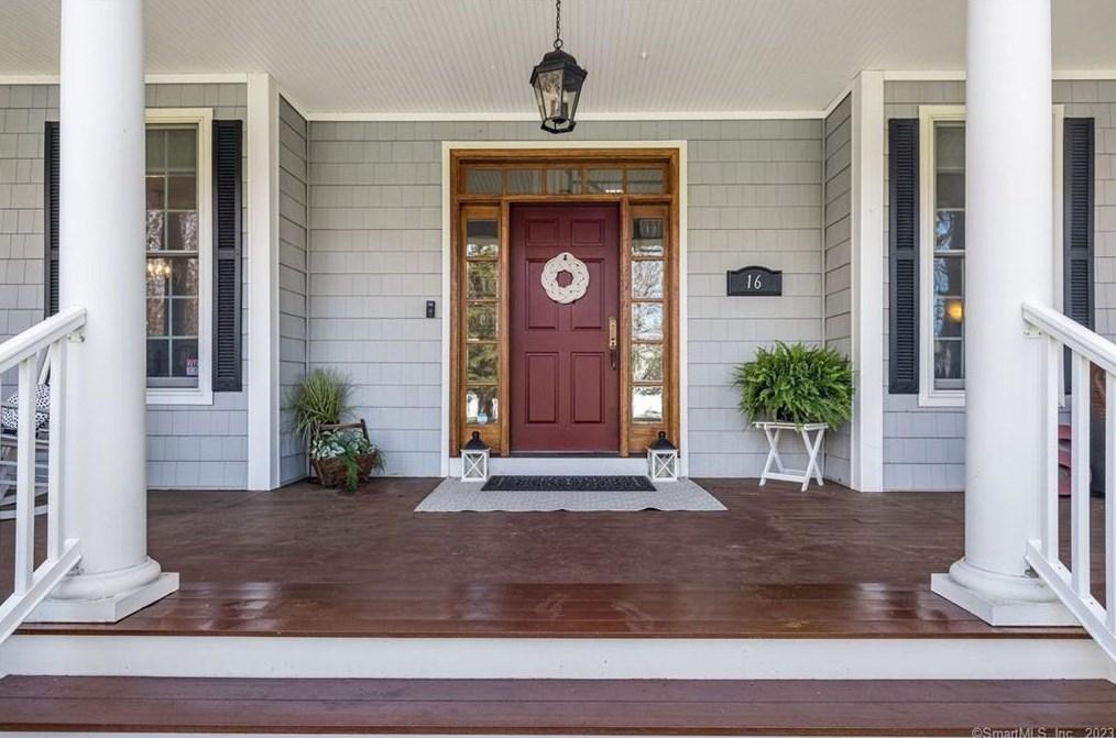 16 Perkins Farm Rd, Waterford, CT 06385