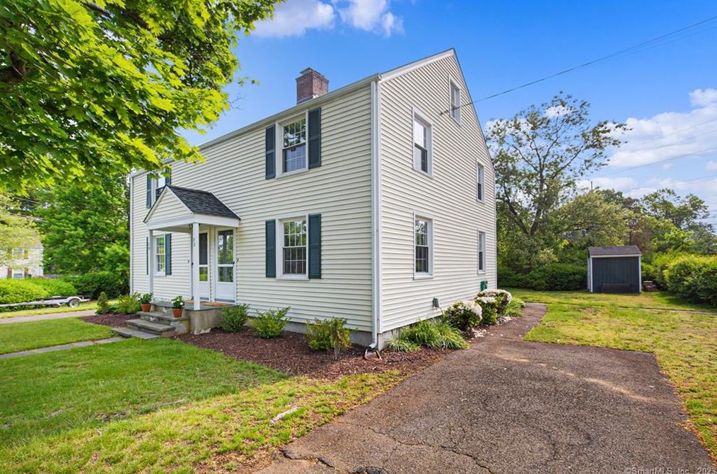 32 Westford Dr, Southport, CT 06890