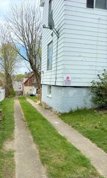 27 Waller Ct #b, United States Coast Guard Ac, CT 06320