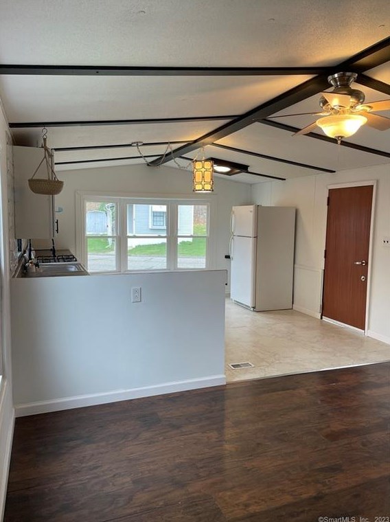 210 Bundy Hill Rd #11, Norwich, CT 06351