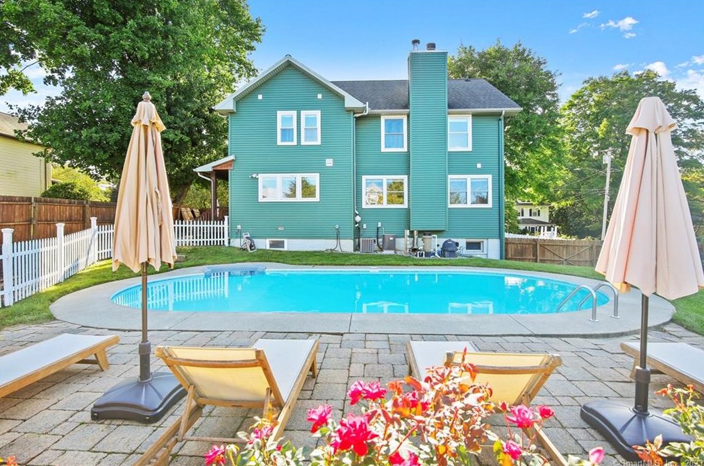 16 Mountain View Ave, Ridgefield, CT 06877