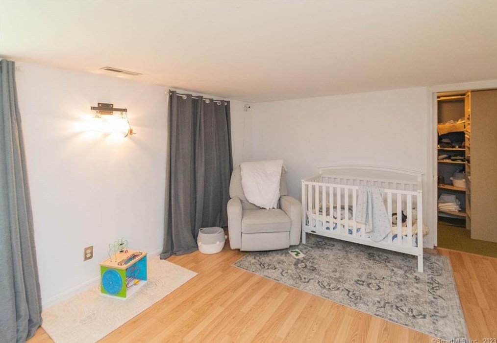 8 Old Orchard Ln, Northville CT  06776-2313 exterior