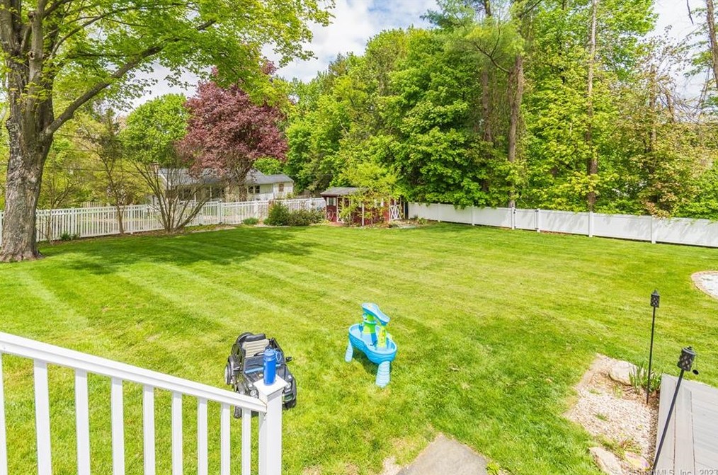 8 Old Orchard Ln, Northville CT  06776-2313 exterior