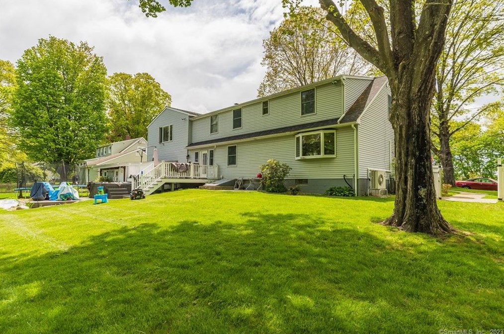 8 Old Orchard Ln, Northville CT  06776-2313 exterior