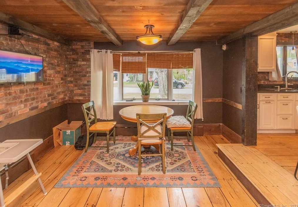 8 Old Orchard Ln, Northville CT  06776-2313 exterior