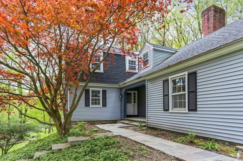 90 Chatham Rd, Stamford, CT 06903