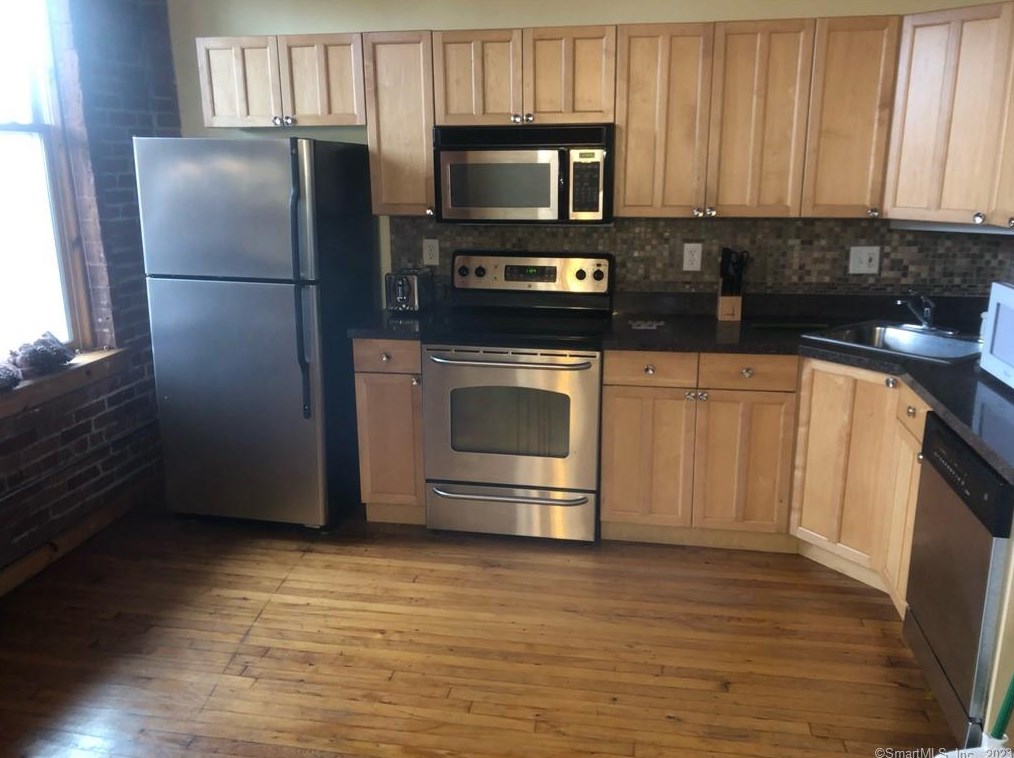 325 Lafayette St #4304, Bridgeport, CT 06604