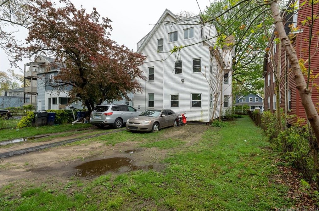 301 Enfield St, Hartford CT  06112-2015 exterior