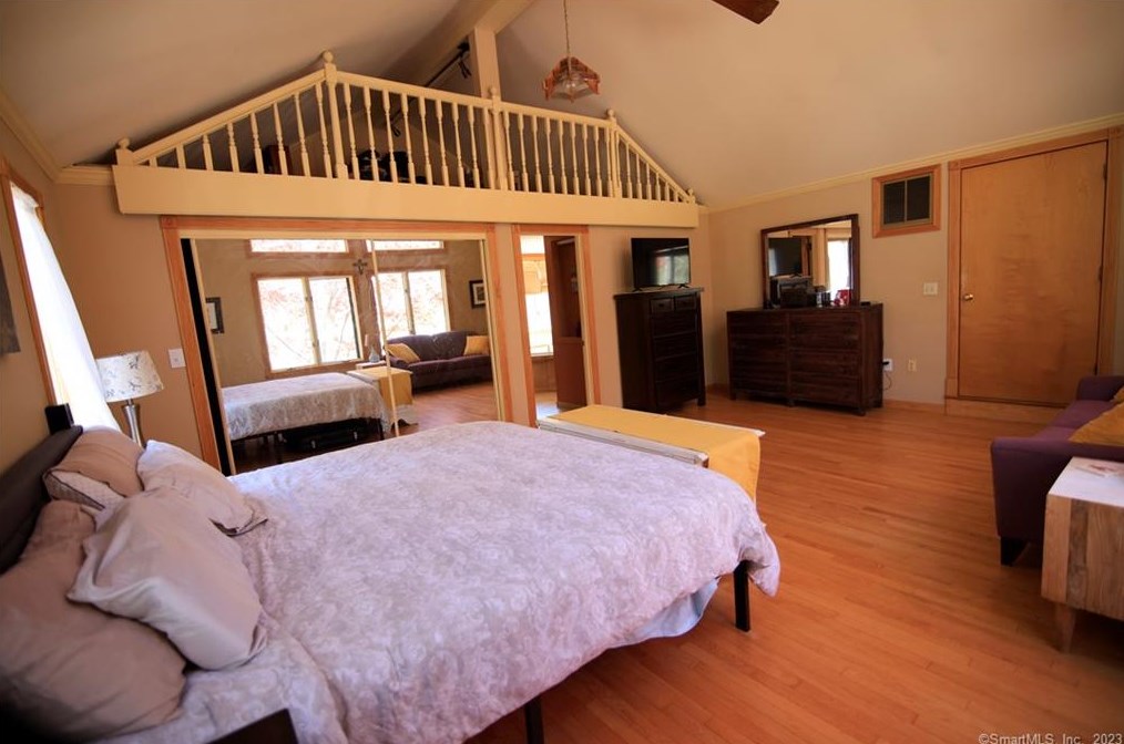 69 Lynn Rd, Ivoryton CT  06442-1138 exterior