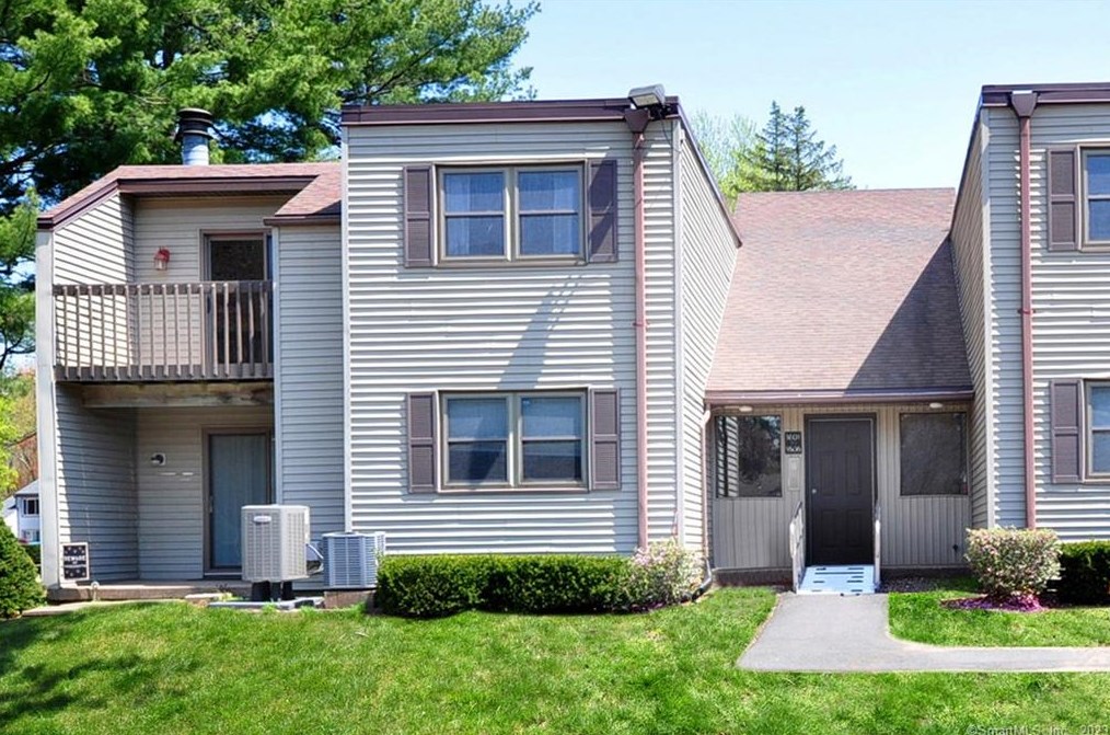 1604 Twin Circle #1604, Wapping, CT 06074