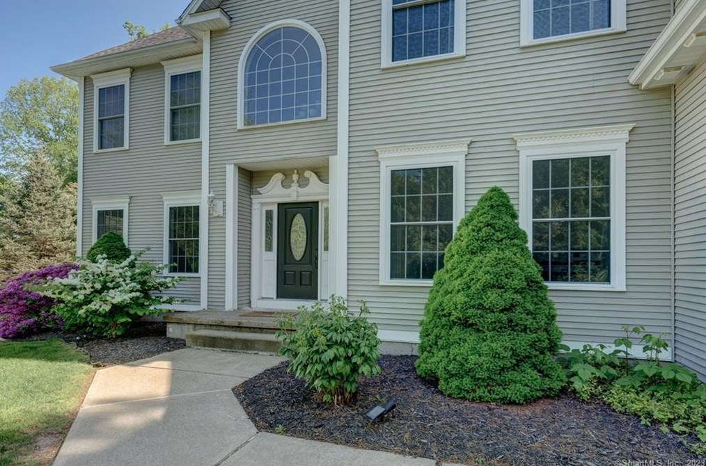 389 Village St, Bristol, CT 06010