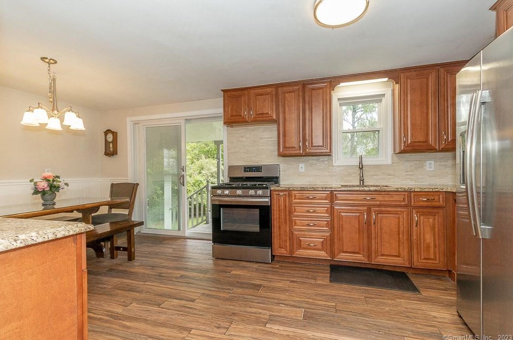 835 Lower Ln, Kensington, CT 06037