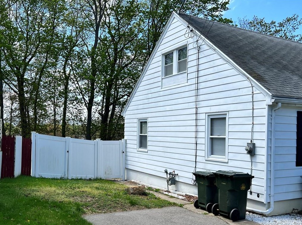 23 Beckwith St, United States Coast Guard Ac, CT 06320