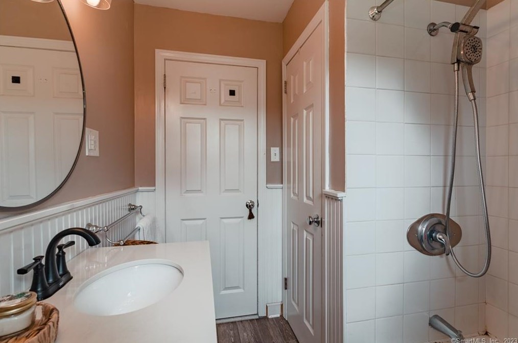 16 Paugussett Rd, Sandy Hook CT  06482-1557 exterior