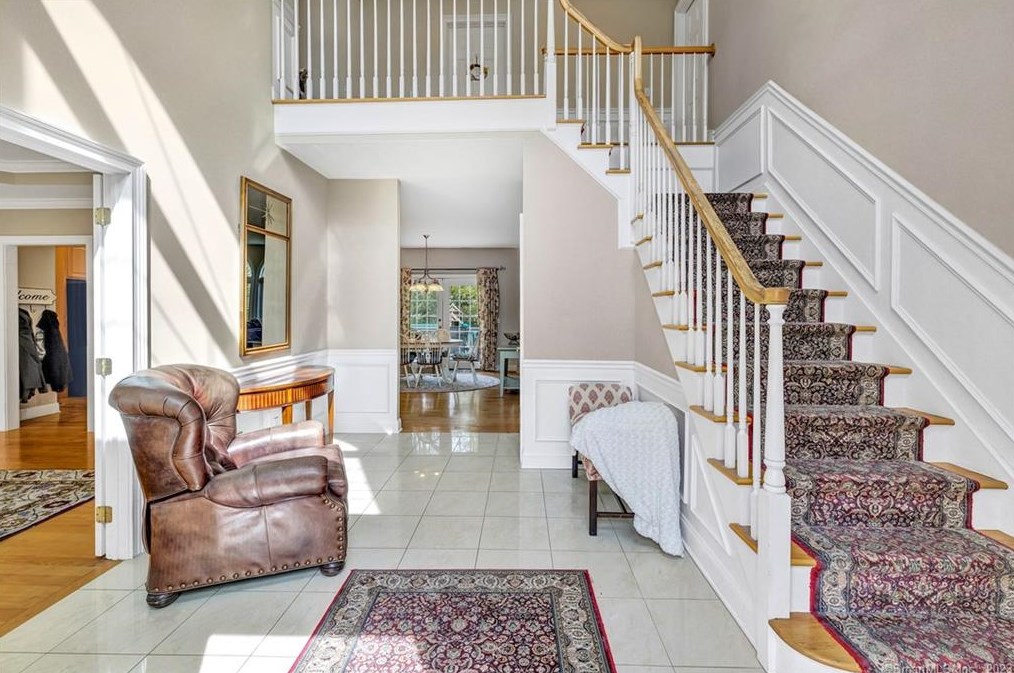 11 Plum Tree, Huntington, CT 06484