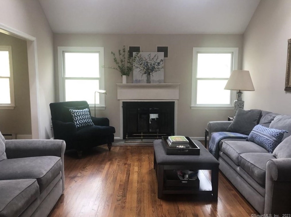 36 Madeline Dr, Ridgefield, CT 06877