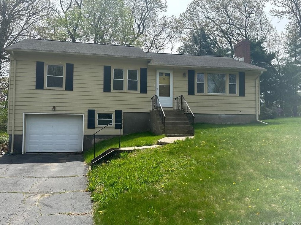 60 Old Farm Rd, Bristol, CT 06010