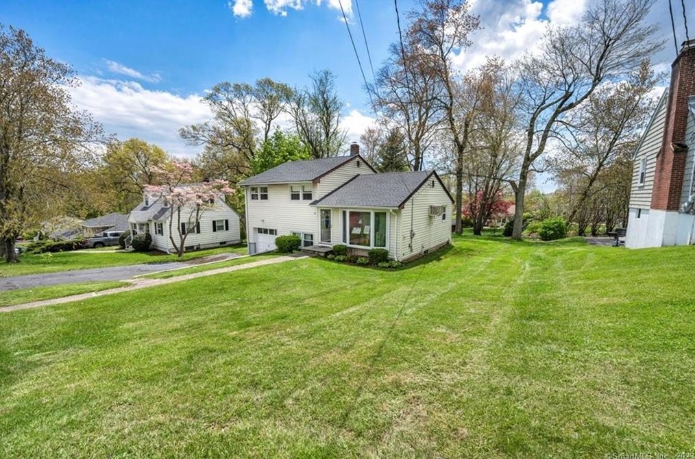 3 Shady Dr, Wallingford, CT 06492-4917