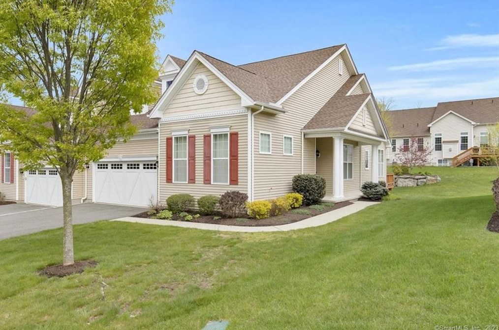 46 Lilac Ln #167, Waterbury, CT 06712