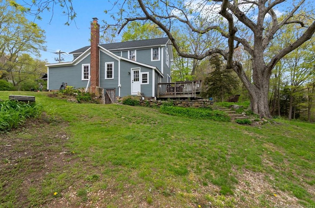 102 Glenwood Rd, Clinton, CT 06413