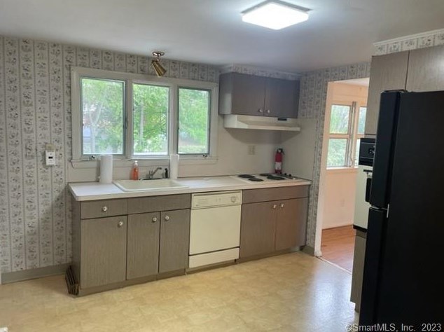 80 Avalon Ave, Watertown CT  06779-2037 exterior