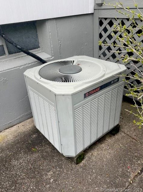 80 Avalon Ave, Watertown CT  06779-2037 exterior