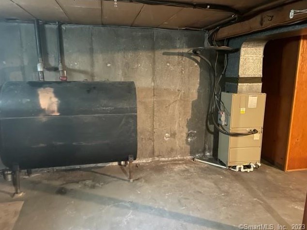 80 Avalon Ave, Watertown CT  06779-2037 exterior