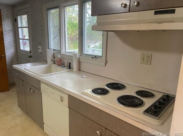 80 Avalon Ave, Watertown CT  06779-2037 exterior