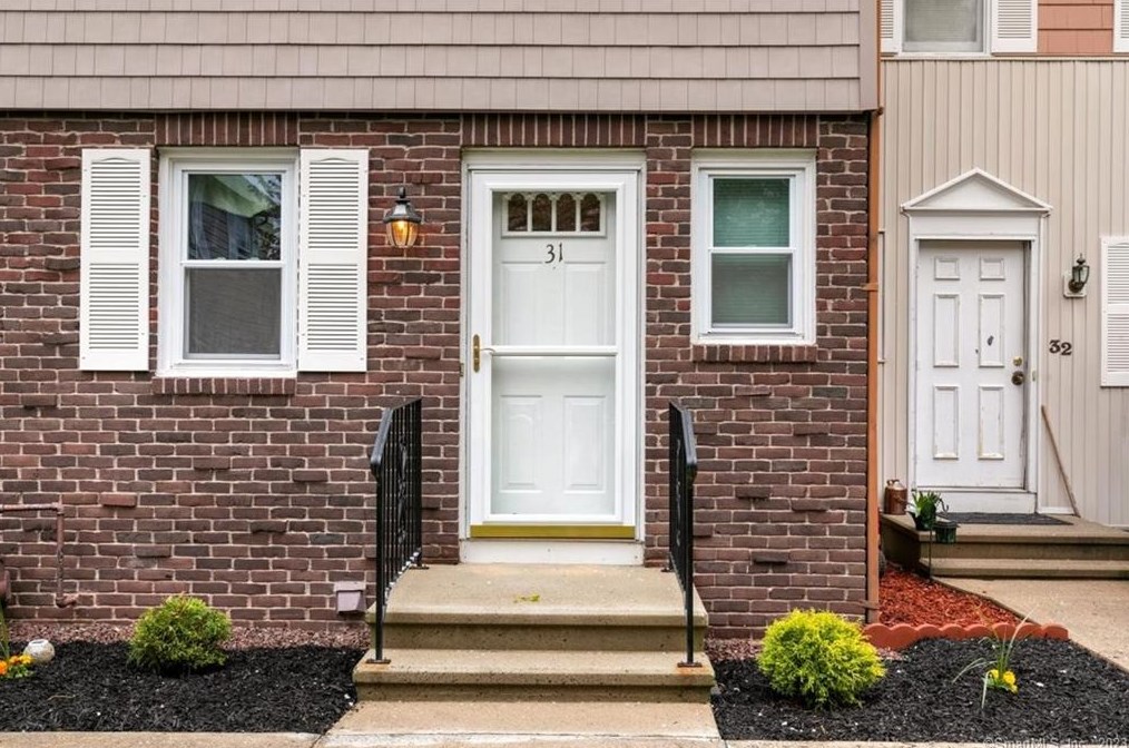 31 E Gate Ln #31, New Haven, CT 06514