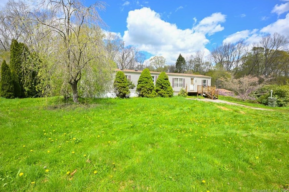191 Mashamoquet Rd, Pomfret Center, CT 06259