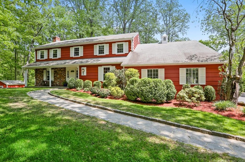 60 Heritage Ln, Stamford, CT 06903