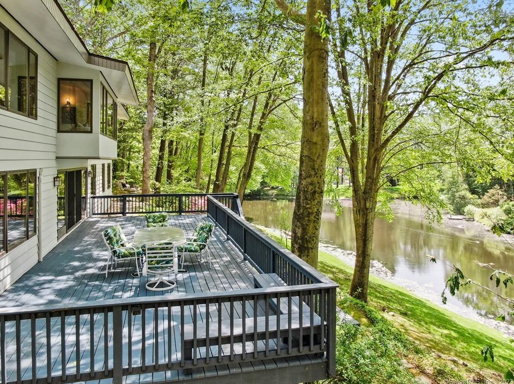 200 Gary Rd, Stamford, CT 06903