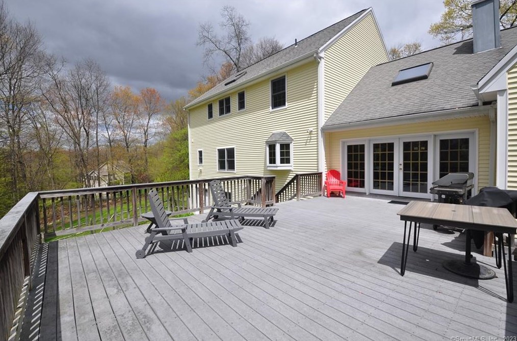 93 Andrew Dr, Collinsville, CT 06019