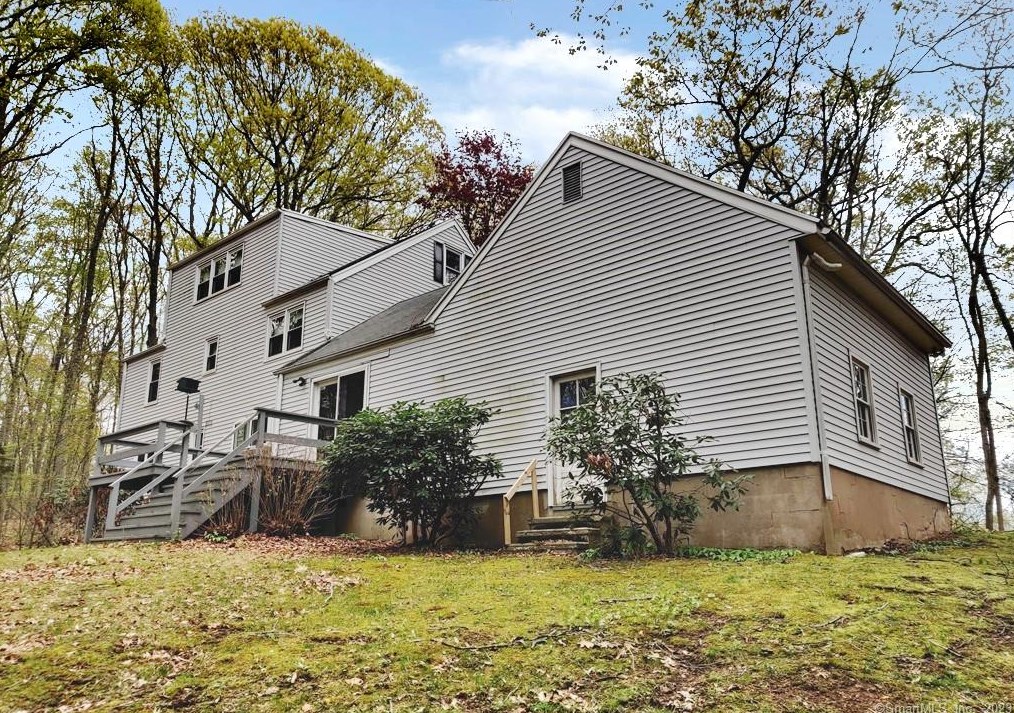 539 Clintonville Rd, North Haven, CT 06473