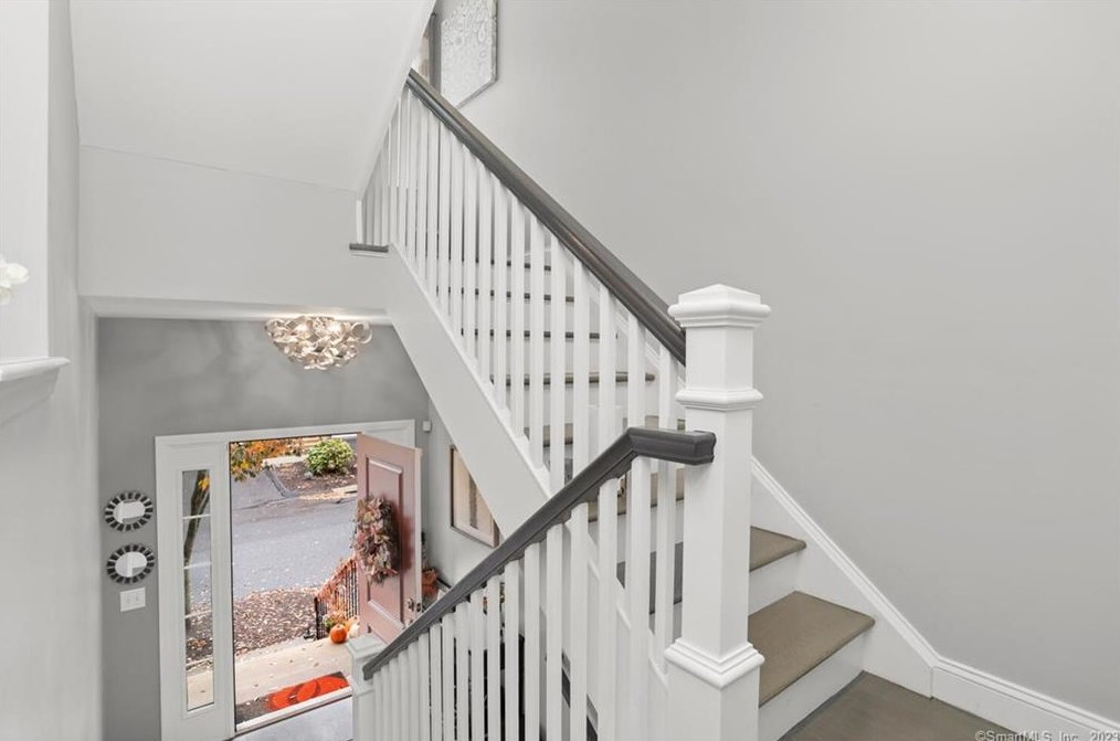 804 Woodland Hills Dr #804, Bridgeport, CT 06611