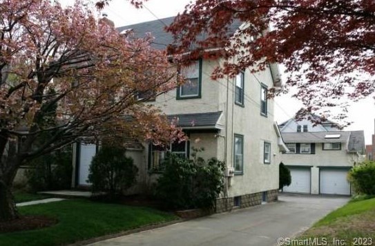 50 Locust Ave, Danbury, CT 06810
