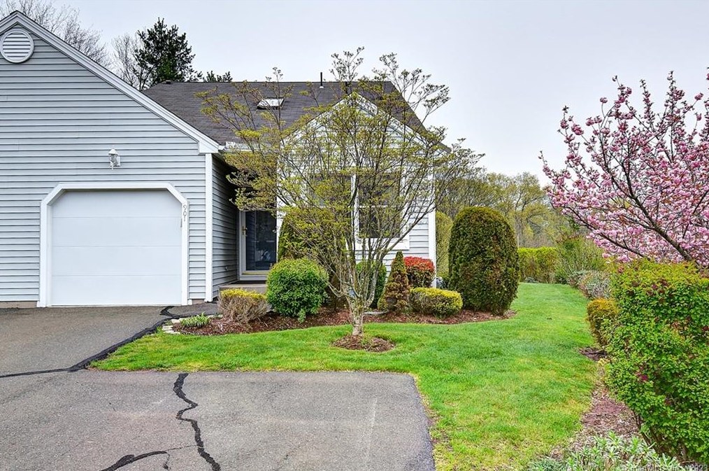 901 Sweetheart Path #901, Southington, CT 06489